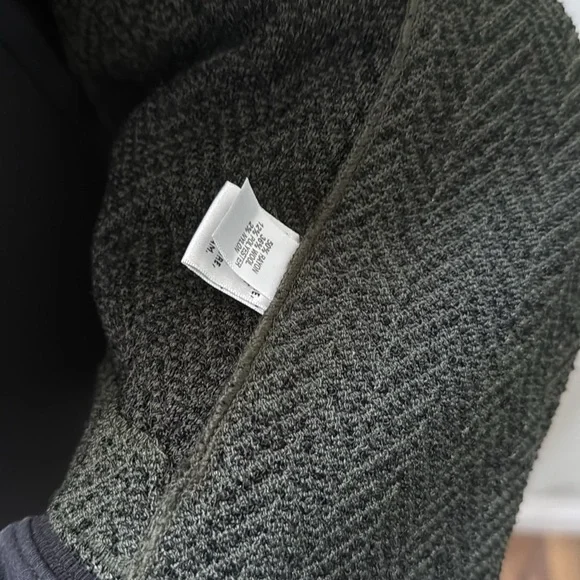 St. John green Blazer with Fitted Silhouette